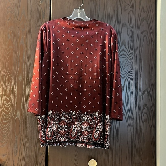 Croft & Barrow cranberry velvet , 3/4 sleeved top. Size Large - Picture 7 of 10